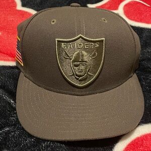 New Era Las Vegas Raiders Salute To Service Olive Green size 7 Hat